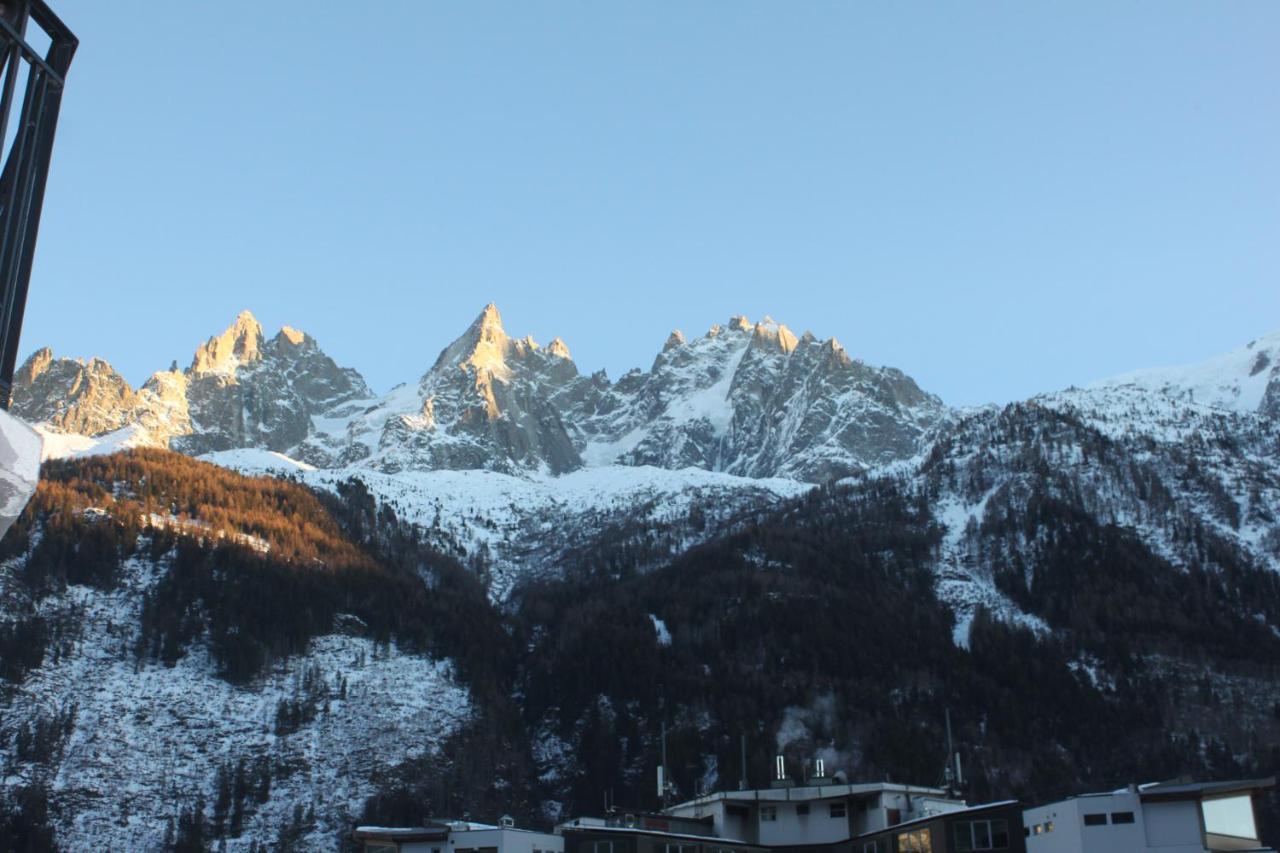 Appartement Le Savoisien Chamonix Bagian luar foto
