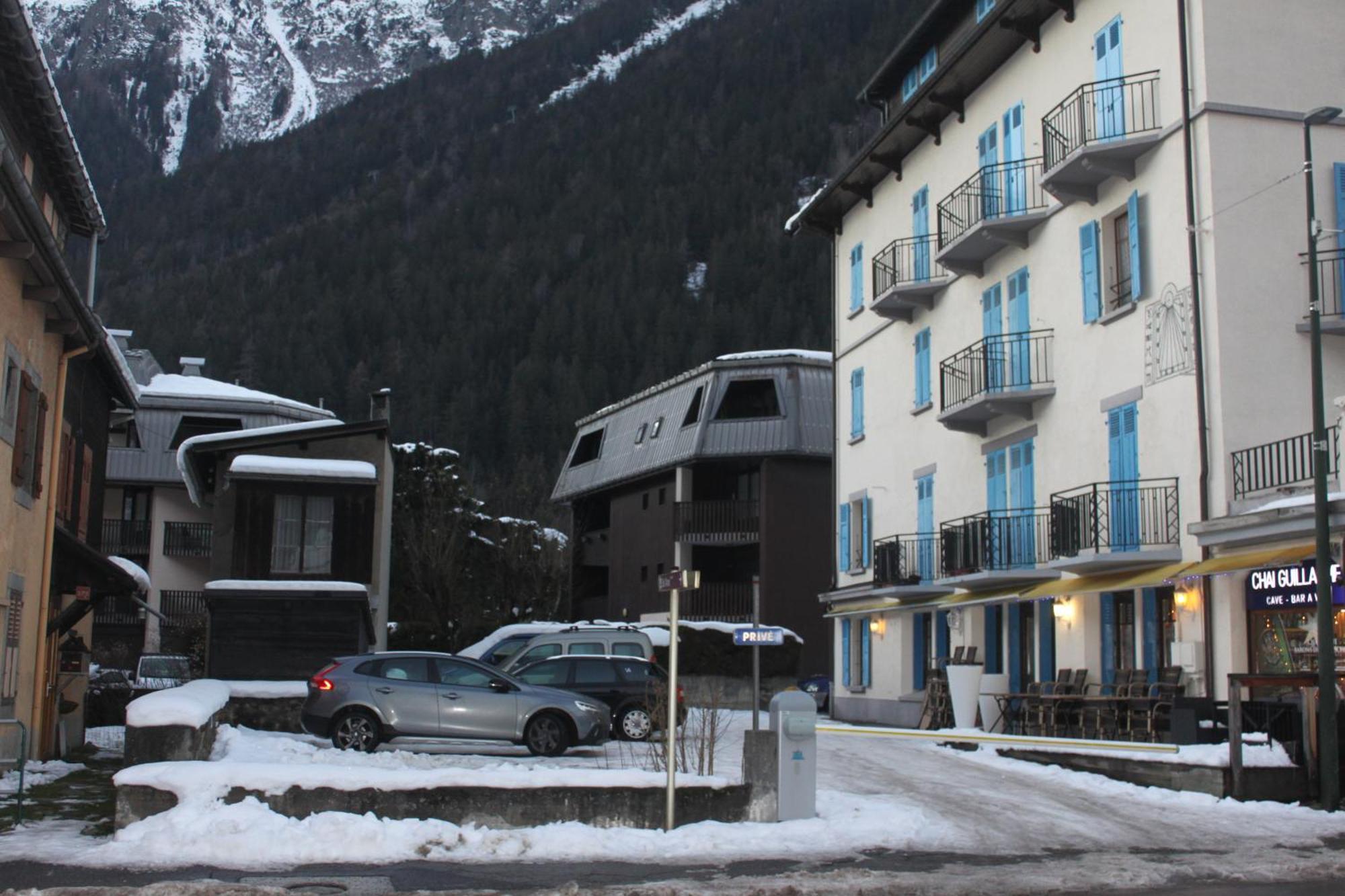 Appartement Le Savoisien Chamonix Bagian luar foto